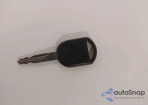 2010 Ford E-350 Super Duty Xlt from USA, damaged, VIN 1FBSS3BL5ADA64903